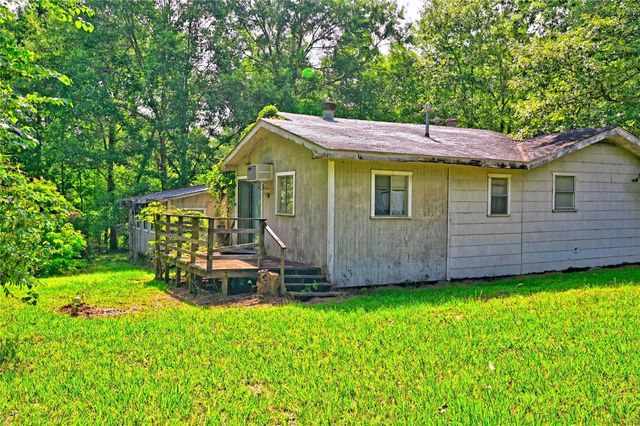 81 E Bishop Road, Point Blank, TX 77364