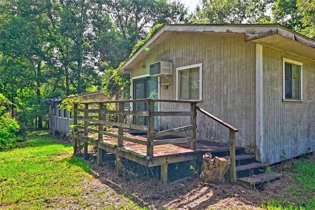 81 E Bishop Road, Point Blank, TX 77364
