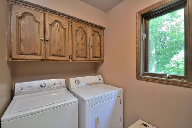 3076 Red Fox CIRCLE, Colgate, WI 53017