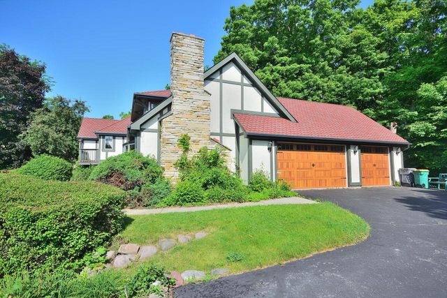 3076 Red Fox CIRCLE, Colgate, WI 53017