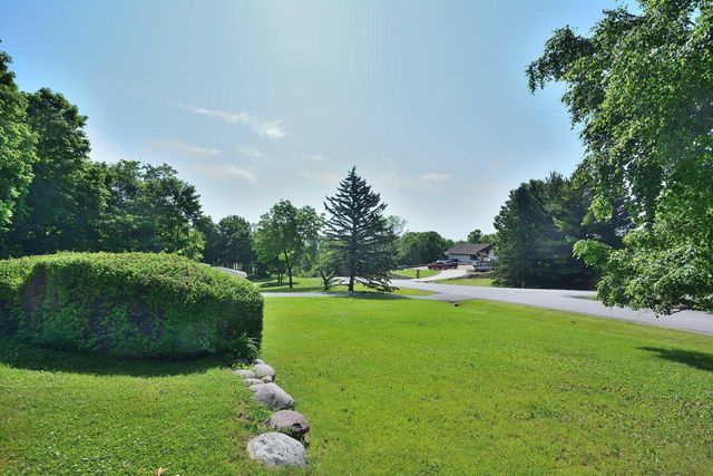 3076 Red Fox CIRCLE, Colgate, WI 53017