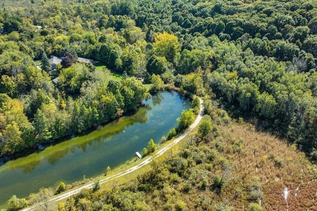3076 Red Fox CIRCLE, Colgate, WI 53017