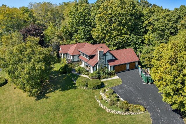 3076 Red Fox CIRCLE, Colgate, WI 53017