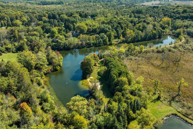 3076 Red Fox CIRCLE, Colgate, WI 53017