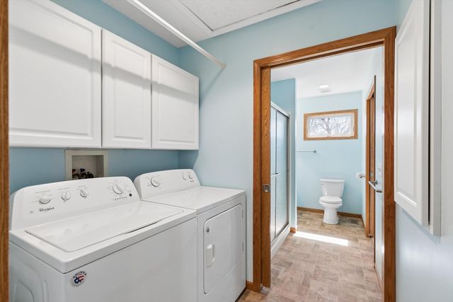 1127 15th Street, Dewitt, IA 52742