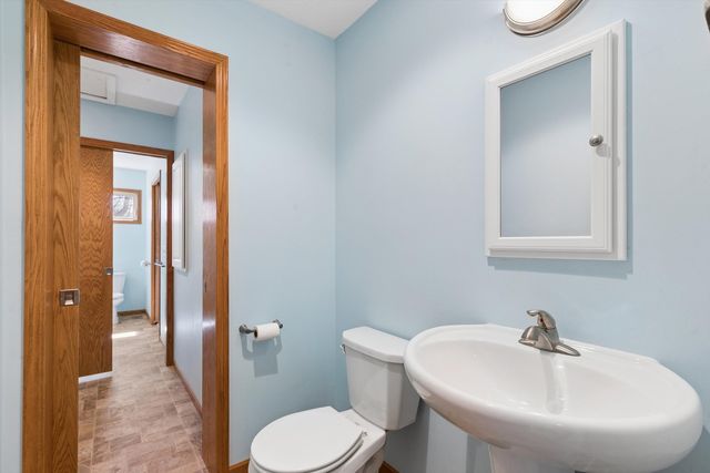 1127 15th Street, Dewitt, IA 52742