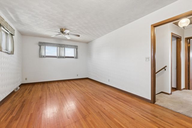 1127 15th Street, Dewitt, IA 52742