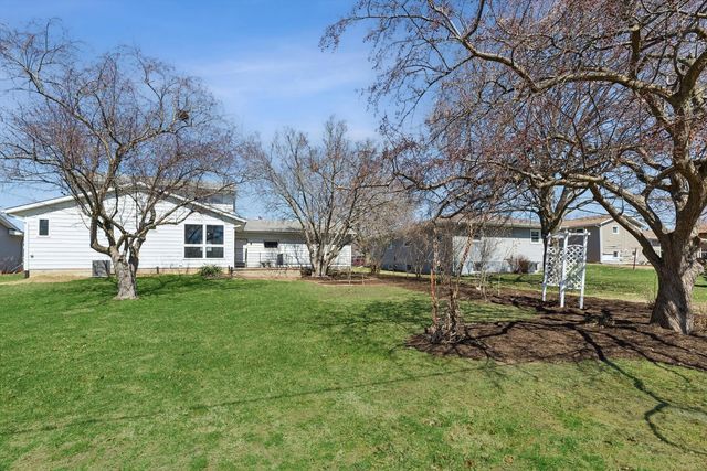 1127 15th Street, Dewitt, IA 52742