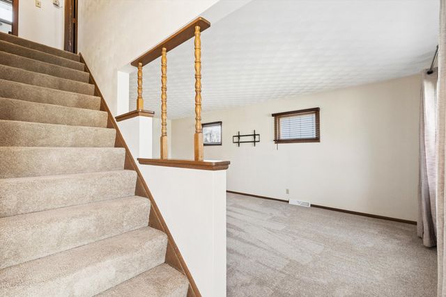 1127 15th Street, Dewitt, IA 52742