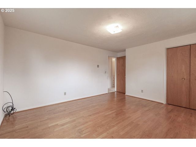 4494 CASCADE Dr, Eugene, OR 97402