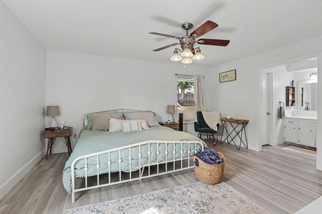 2421 Appleway Street, Edmond, OK 73013
