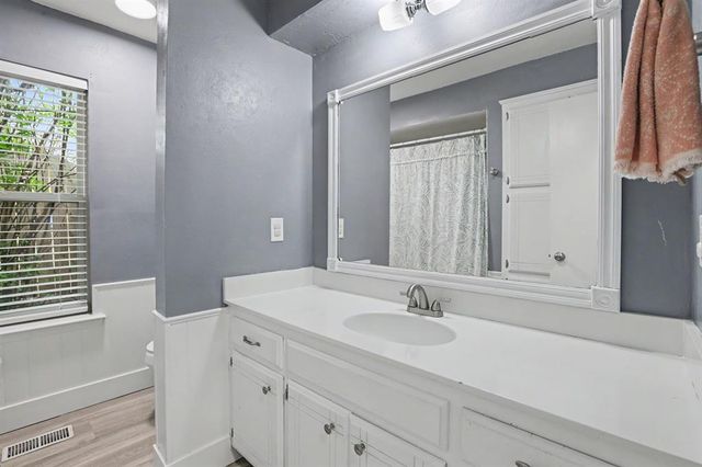 2421 Appleway Street, Edmond, OK 73013