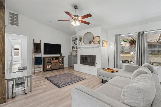 2421 Appleway Street, Edmond, OK 73013