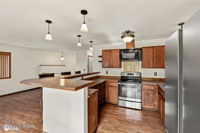 671 W 90th Avenue, Anchorage, AK 99515