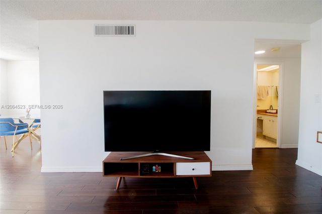 250 174th St 1201, Sunny Isles Beach, FL 33160