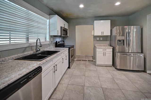 904 San Antonio, Pleasanton, TX 78064
