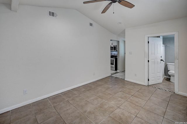 904 San Antonio, Pleasanton, TX 78064