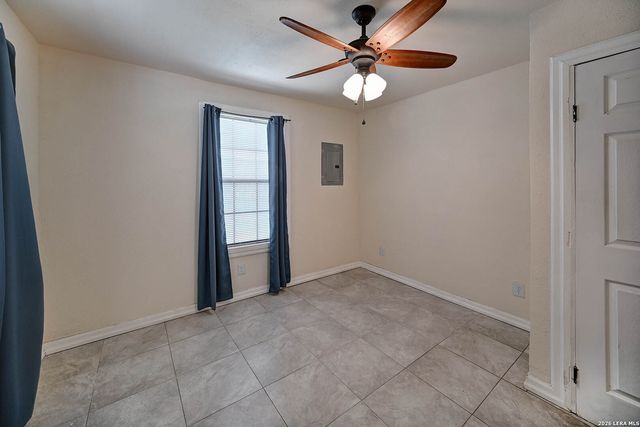 904 San Antonio, Pleasanton, TX 78064