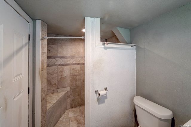 904 San Antonio, Pleasanton, TX 78064