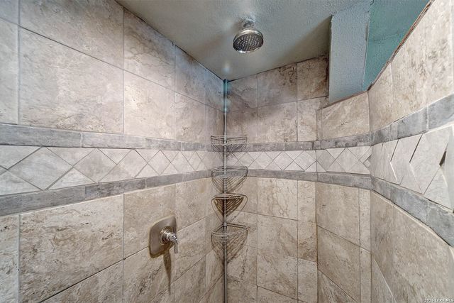 904 San Antonio, Pleasanton, TX 78064