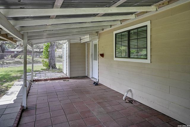 904 San Antonio, Pleasanton, TX 78064