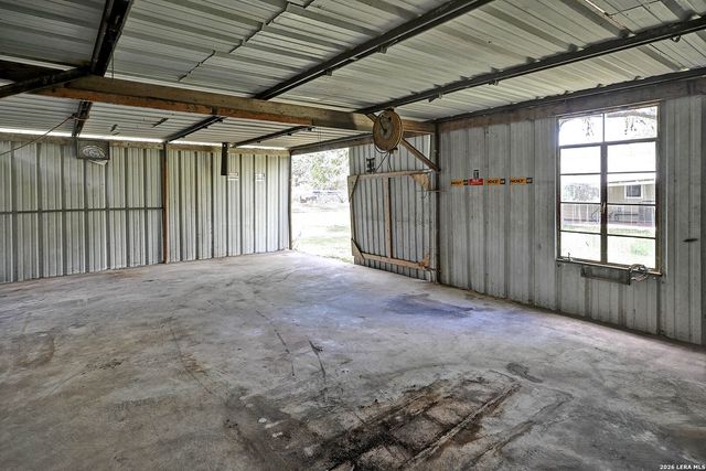 904 San Antonio, Pleasanton, TX 78064