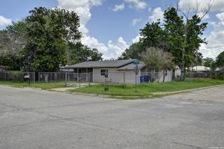 904 San Antonio, Pleasanton, TX 78064