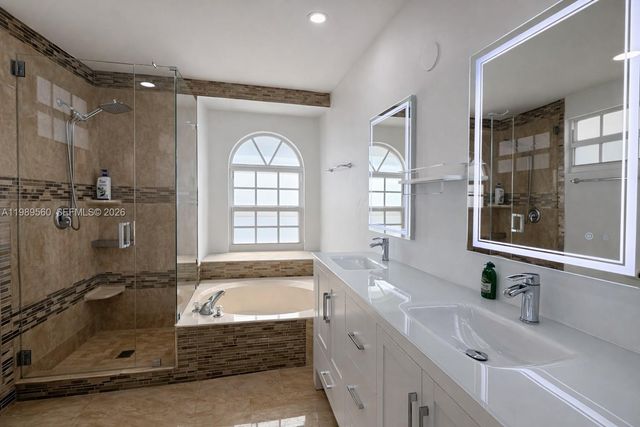 10971 NW 12th Pl, Plantation, FL 33322