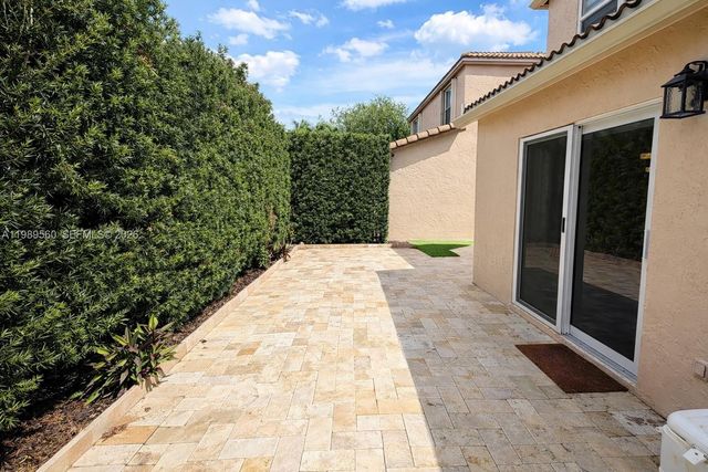 10971 NW 12th Pl, Plantation, FL 33322