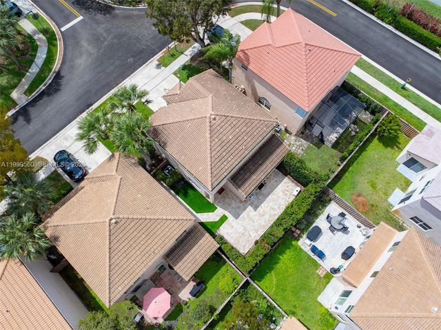 10971 NW 12th Pl, Plantation, FL 33322
