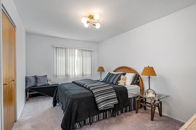 2075 Berkley Lane, Merrick, NY 11566