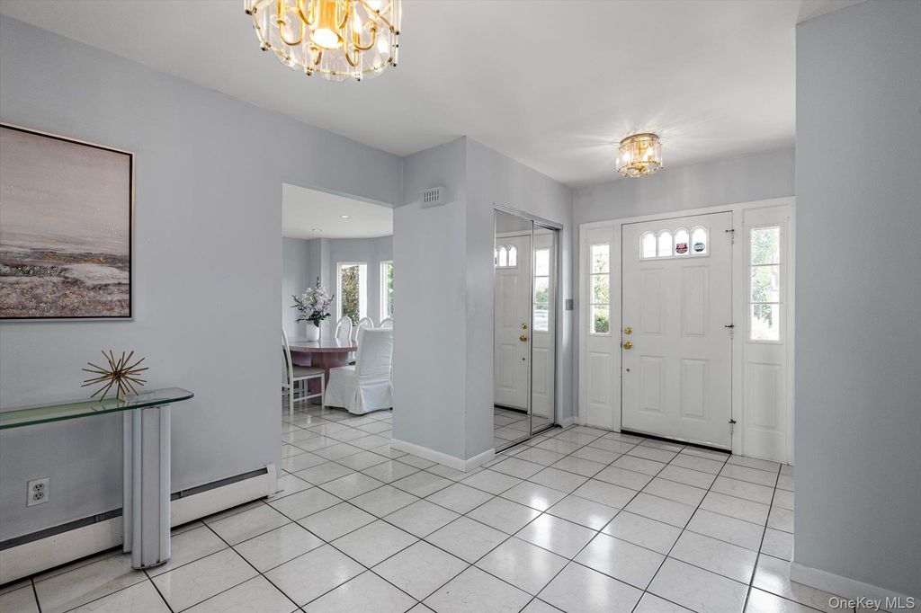 2075 Berkley Lane, Merrick, NY 11566 — photo 4