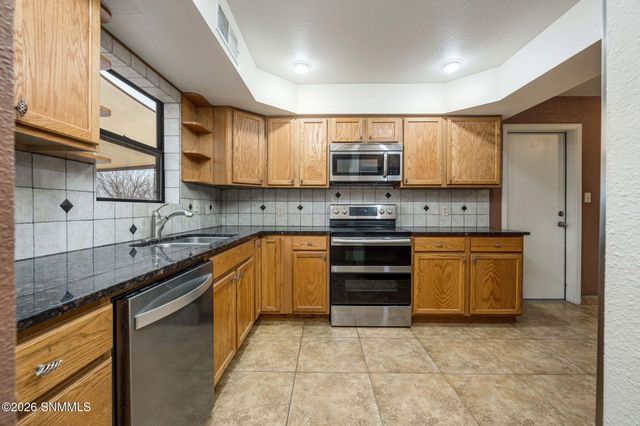 3630 Paradise Lane, Las Cruces, NM 88007