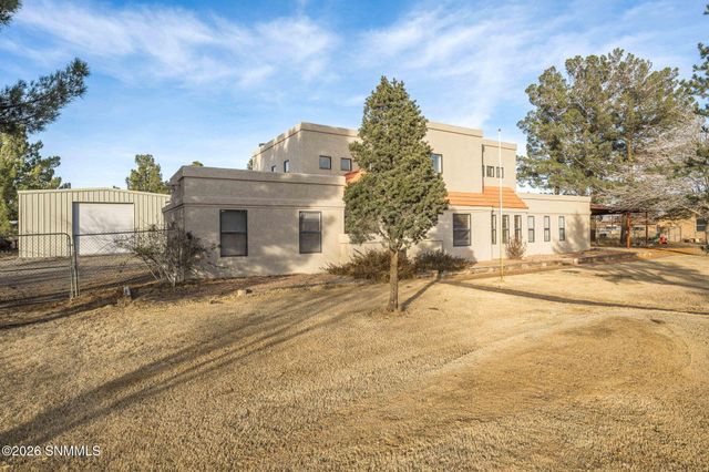 3630 Paradise Lane, Las Cruces, NM 88007