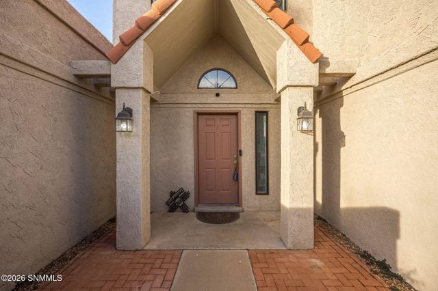 3630 Paradise Lane, Las Cruces, NM 88007