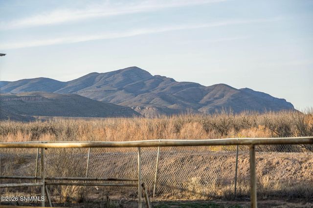 3630 Paradise Lane, Las Cruces, NM 88007