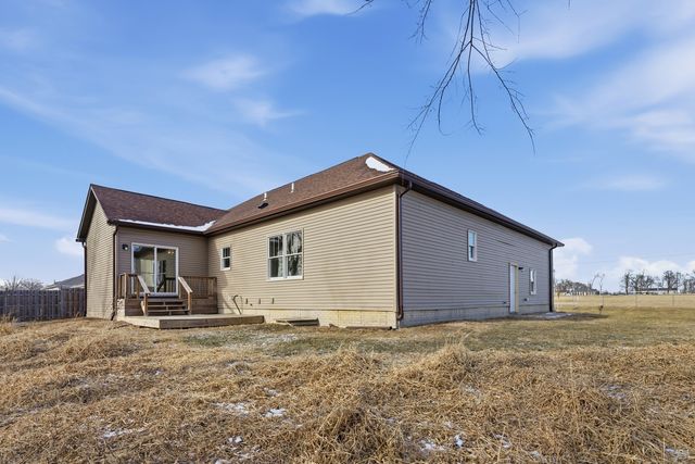 1812 10th Avenue, Silvis, IL 61282