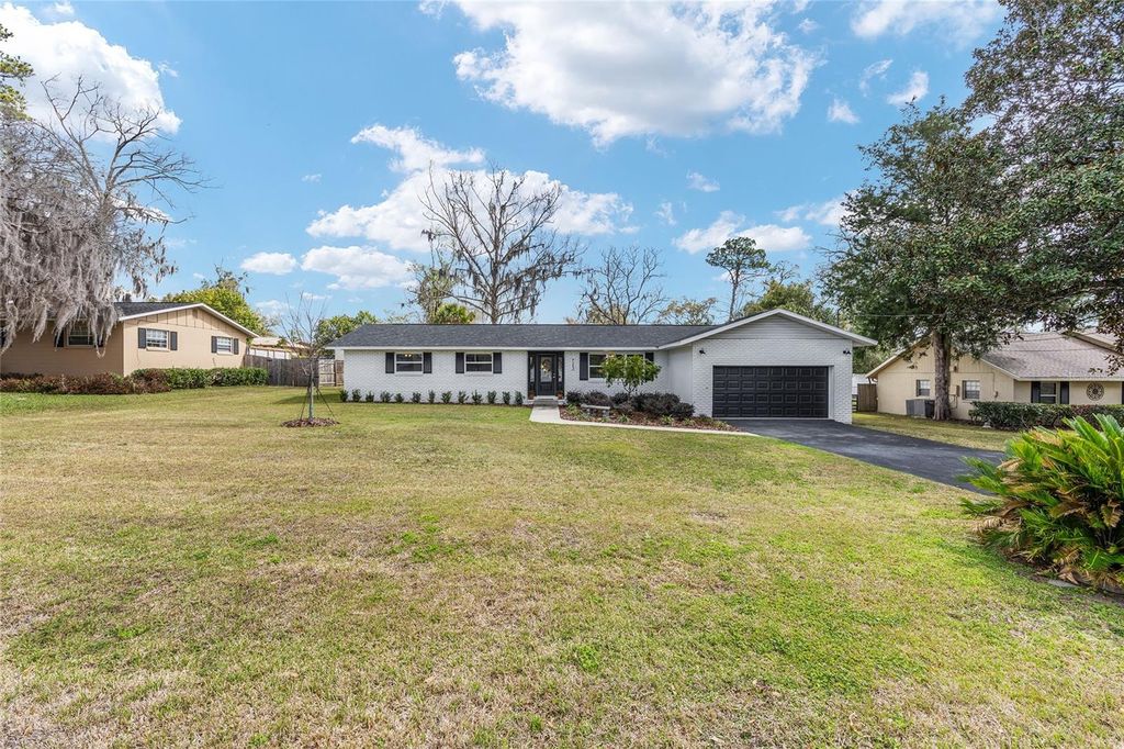 Image 32 of property listing at 723 SE 40TH TERRACE, Ocala, FL 34471