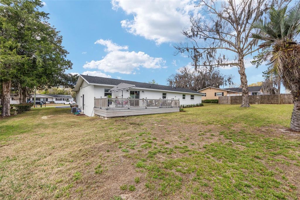 Image 36 of property listing at 723 SE 40TH TERRACE, Ocala, FL 34471