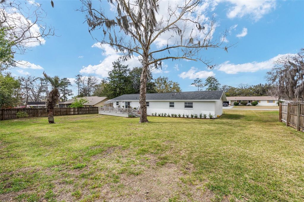 Image 38 of property listing at 723 SE 40TH TERRACE, Ocala, FL 34471