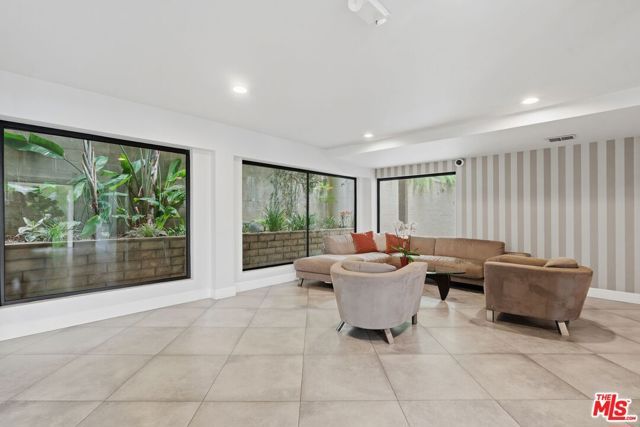 1230 Horn Avenue 305, West Hollywood, CA 90069