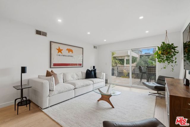 1230 Horn Avenue 305, West Hollywood, CA 90069