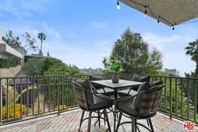 1230 Horn Avenue 305, West Hollywood, CA 90069