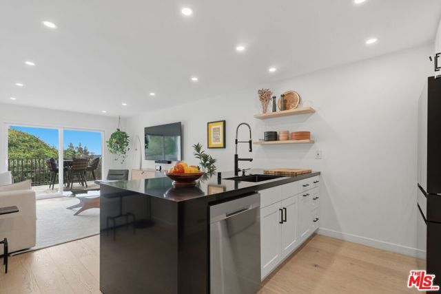 1230 Horn Avenue 305, West Hollywood, CA 90069