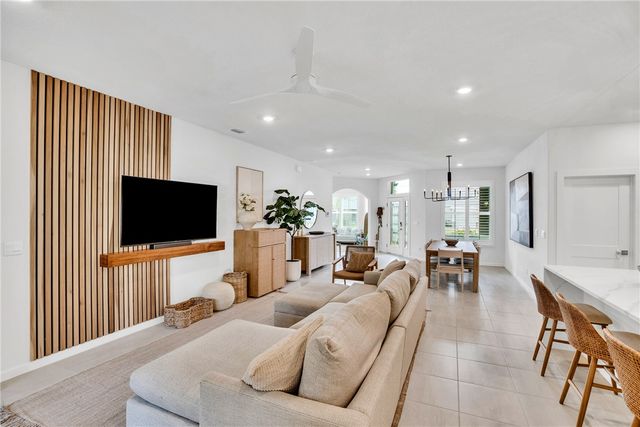155 52nd Square, Vero Beach, FL 32968