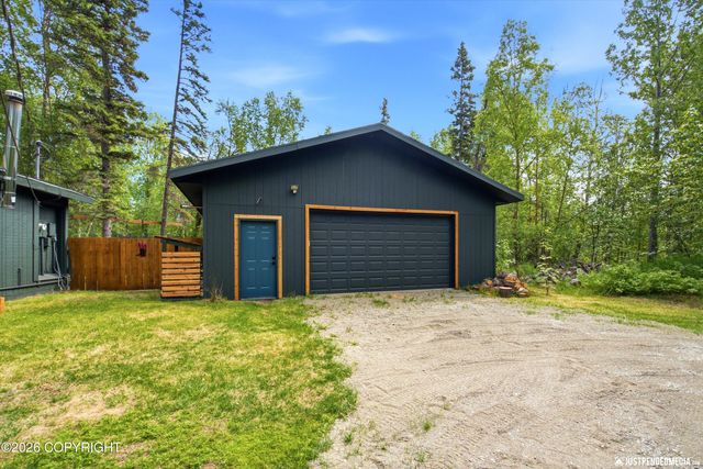 935 N Leatherleaf Loop, Wasilla, AK 99654