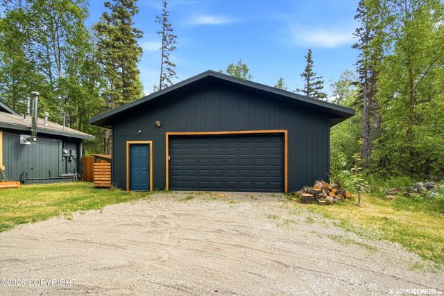 935 N Leatherleaf Loop, Wasilla, AK 99654
