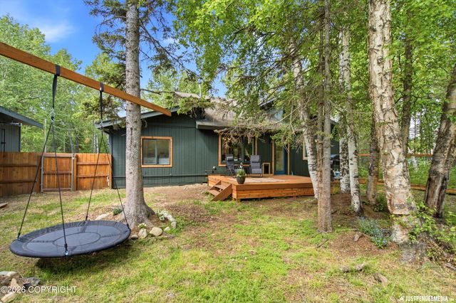 935 N Leatherleaf Loop, Wasilla, AK 99654