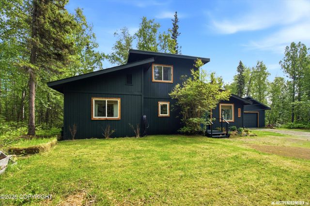 935 N Leatherleaf Loop, Wasilla, AK 99654