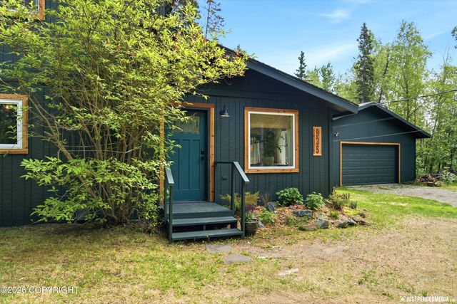 935 N Leatherleaf Loop, Wasilla, AK 99654
